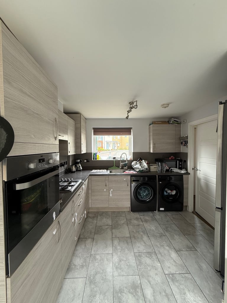 3 Bedroom House In Tower Road , Dartford , DA17 6HX