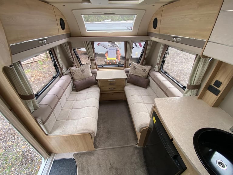 ELDDIS RAMBLER 18/4 - 2017 - ISLAND BED - 4 BERTH - MOVER - PRISTINE 