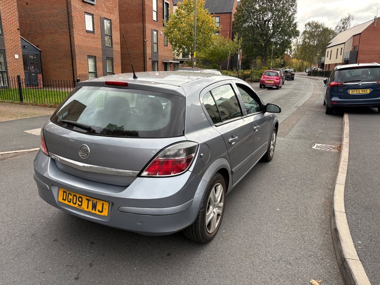 Vauxhall, ASTRA, Hatchback, 2009, Manual, 1598 (cc),5 doors - Image 4