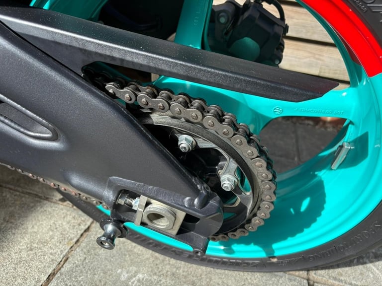 2023 / 73 Yamaha MT10 £10000 Grey 5978 miles.