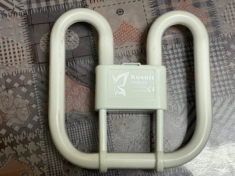 Kosnic 21W Butterfly Warm White, 2700K, 4 pin,