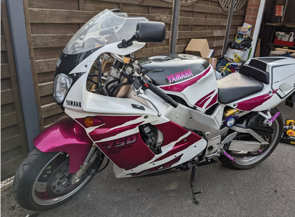 Yamaha YZF 750 r  1994 Nov 1994 Ohlins shock Very Very low Mileage 13k