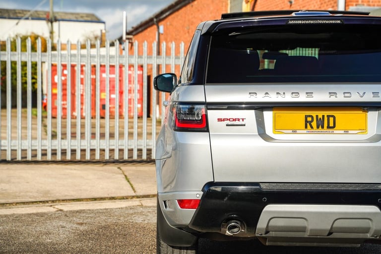 2014 Land Rover Range Rover Sport 3.0 SD V6 Autobiography Dynamic SUV 5dr Diesel Auto 4WD Euro 5 ...