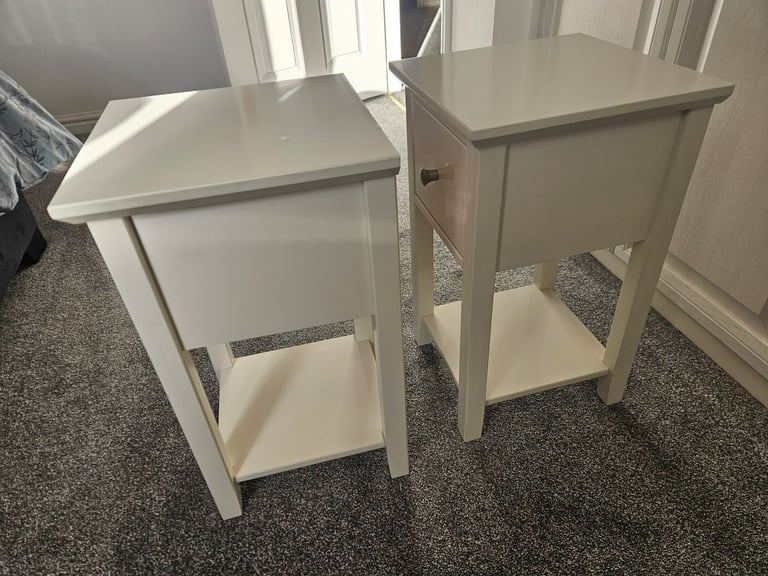 Wooden Bedside Tables in white (Pair)