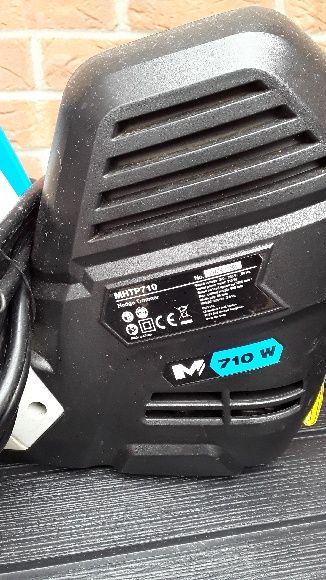 *** FOR SALE *** Macalister hedge trimmer 710w
