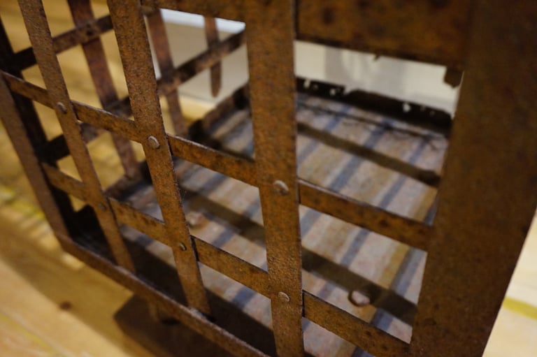 Oblisk, garden ornament