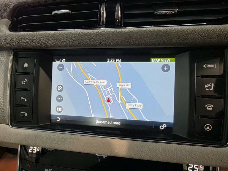 2017 Jaguar XF PRESTIGE Saloon Diesel Automatic