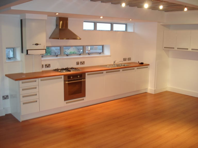  Modern Spacious Double One Bedroom 3rd Floor Apartment with Balcony at City Lofts Roath