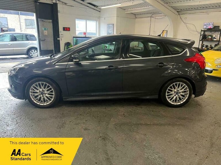 2014 Ford Focus 1.0T EcoBoost Zetec S Euro 5 (s/s) 5dr HATCHBACK Petrol Manual