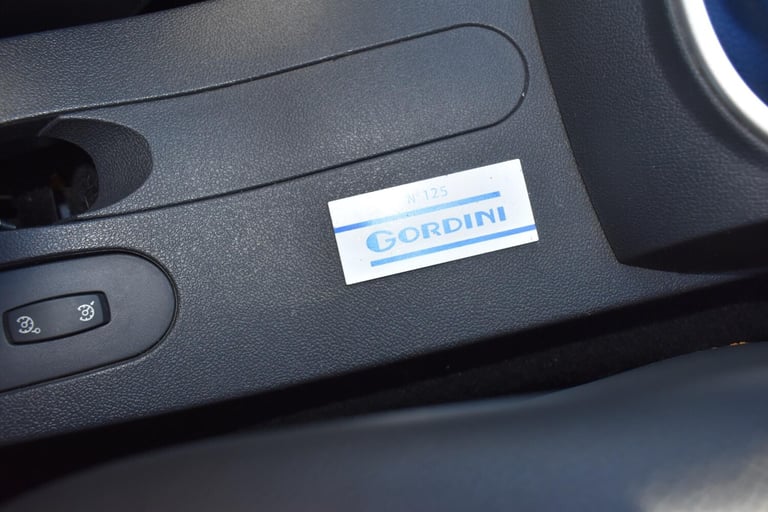 2011 Renault Clio 2.0 Gordini Euro 5 3dr HATCHBACK Petrol Manual