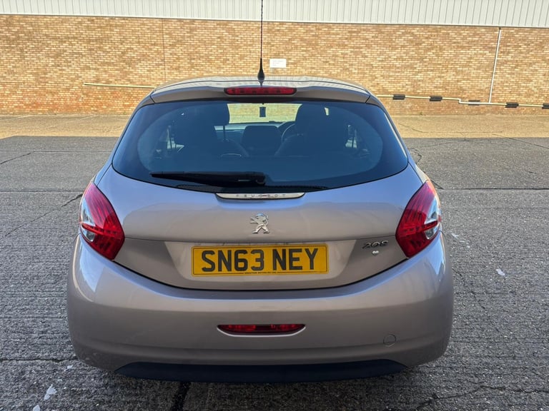 2013 Peugeot 208 1.0 VTi Active 3dr HATCHBACK Petrol Manual