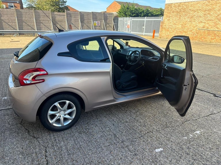 2013 Peugeot 208 1.0 VTi Active 3dr HATCHBACK Petrol Manual