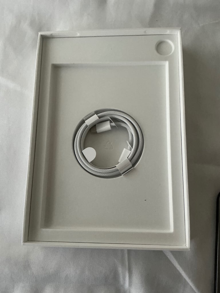 iPad mini (A17 Pro)