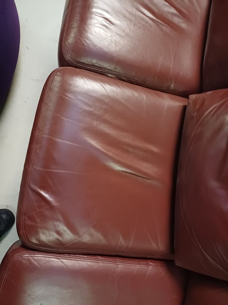 Red leather two-piece suite 