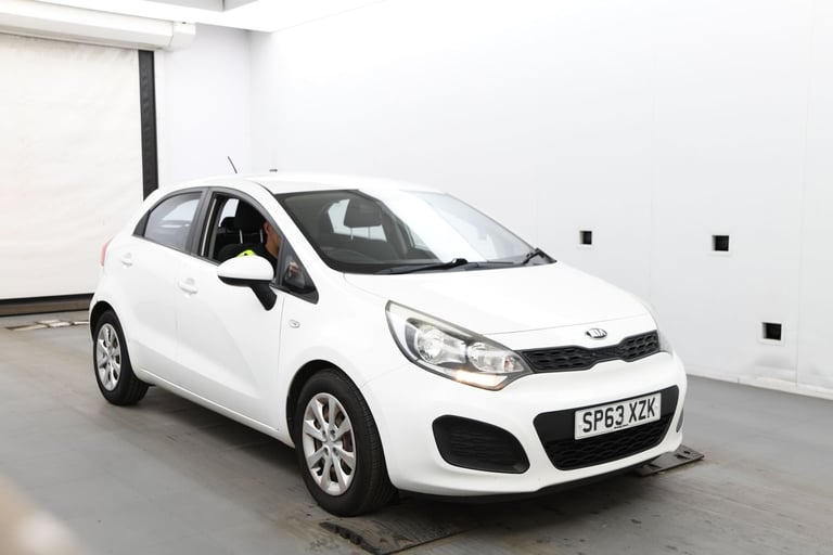 2013 Kia Rio 1.25 1 5dr HATCHBACK PETROL Manual