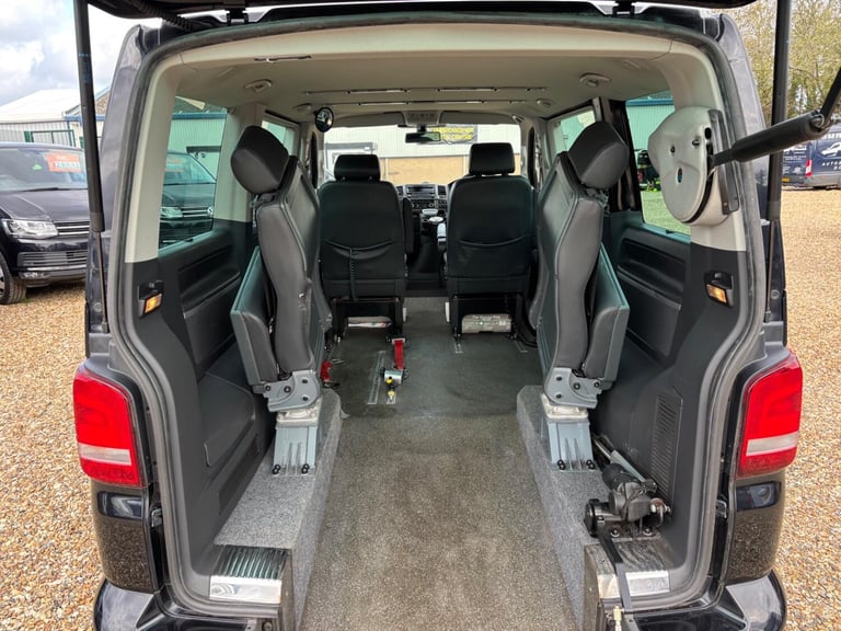 VOLKSWAGEN CARAVELLE DRIVE FROM WHEELCHAIR ACCESSIBLE VEHICLE 2.0 TDI