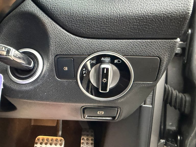 2017 Mercedes-Benz GLA GLA 220d 4Matic AMG Line Premium 5dr Auto ESTATE Diesel Automatic