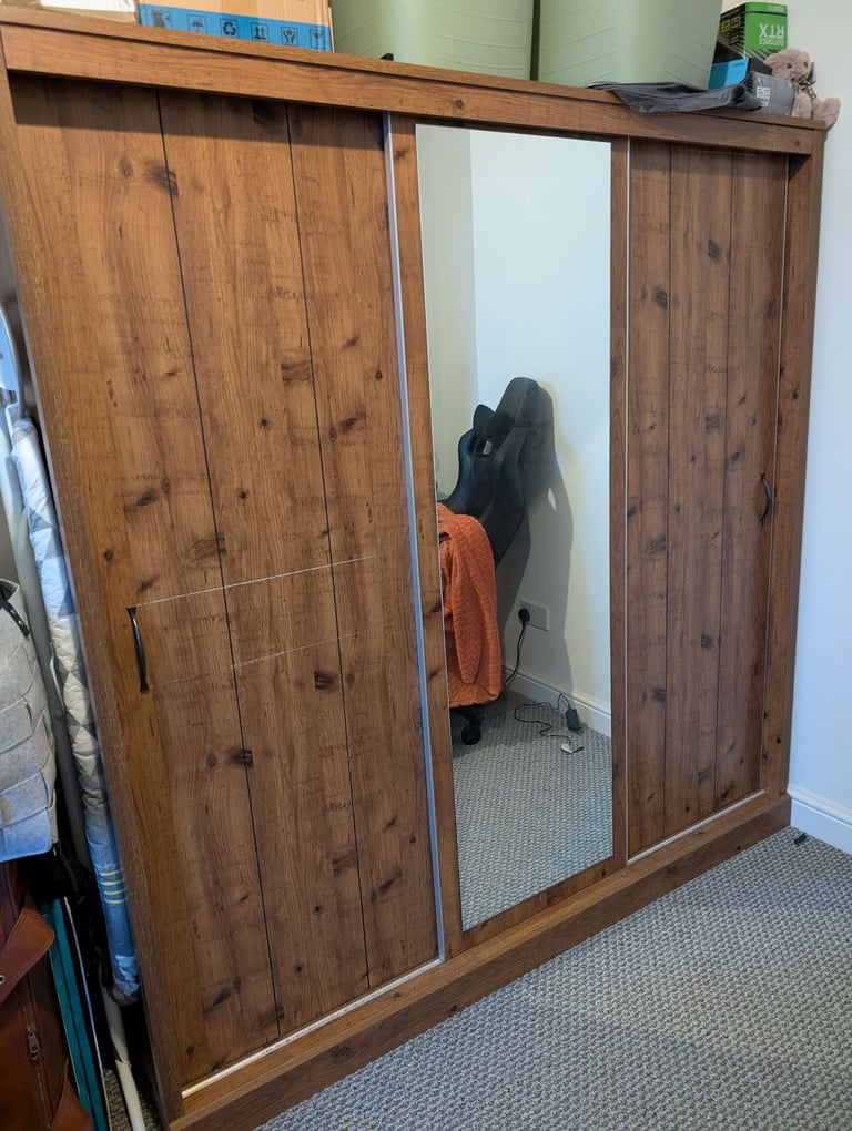 image for 3 sliding door wardrobe
