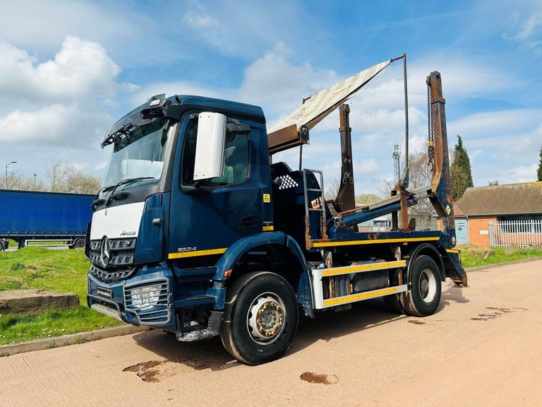 MERCEDES AROCS 1824 2014 (64) EURO 6, 18 TON SKIP LOADER, HYVALIFT EQUIPMENT