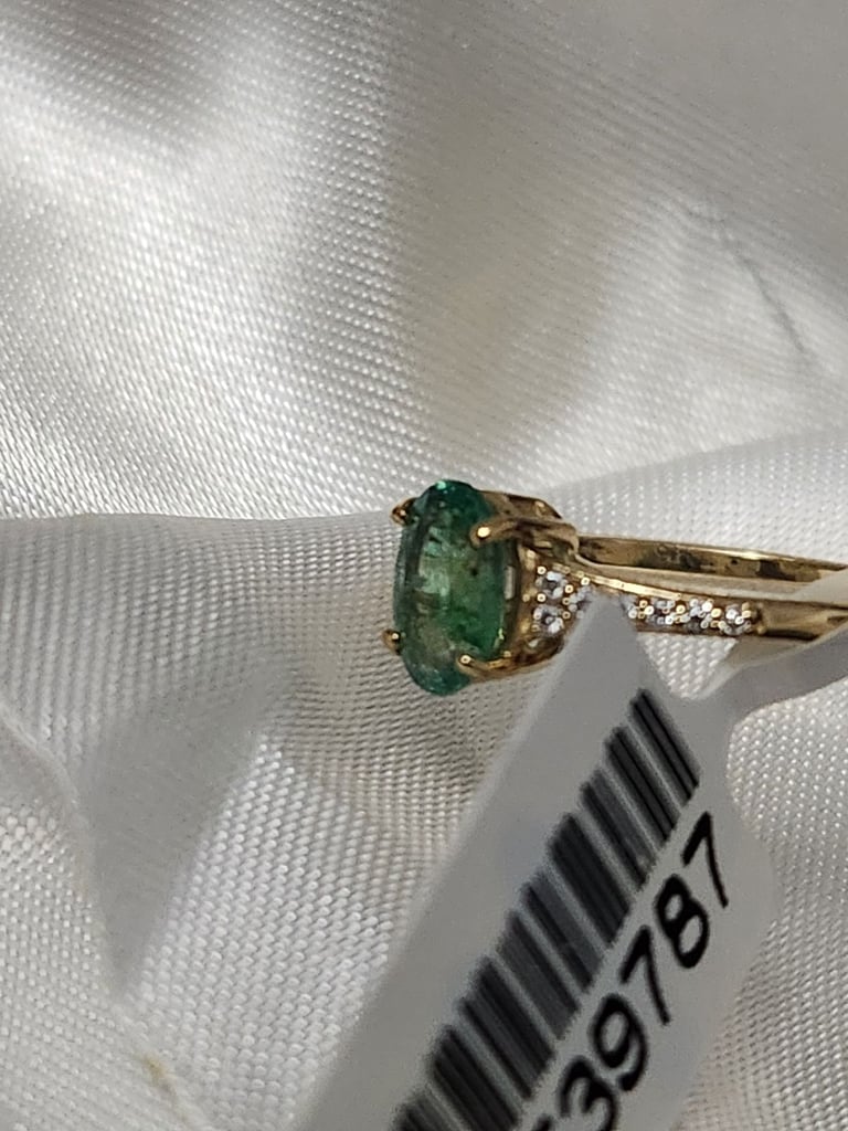 9ct Size K yellow Gold Emerald Ring 1.00ct Brand new 