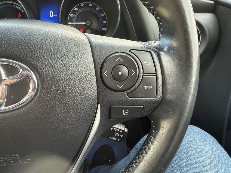 2018 Toyota Auris 1.8 Hybrid Design TSS 5dr CVT [Nav] HATCHBACK PETROL/ELECTRIC Automatic