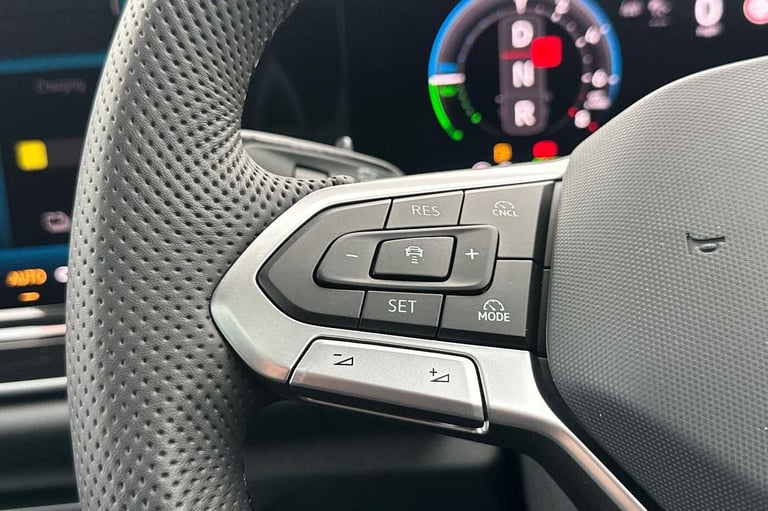 2025 Volkswagen Tiguan 1.5 TSI 272 eHybrid R-Line 5dr DSG ESTATE PETROL/ELECTRIC Automatic