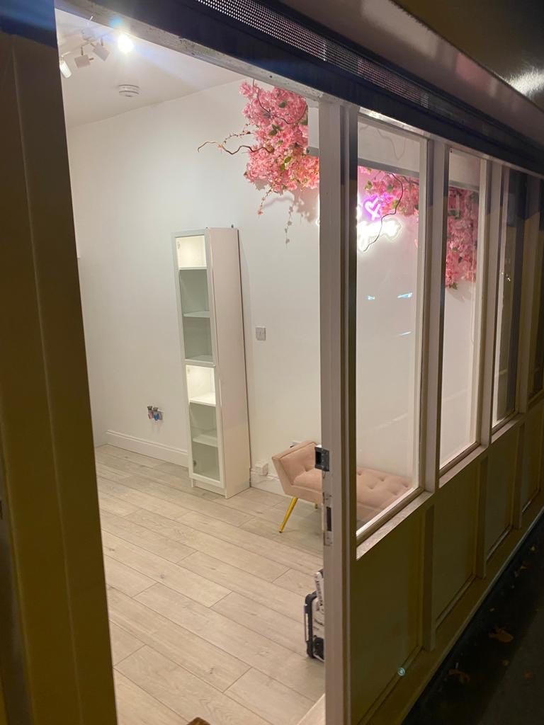 Front Space to rent 