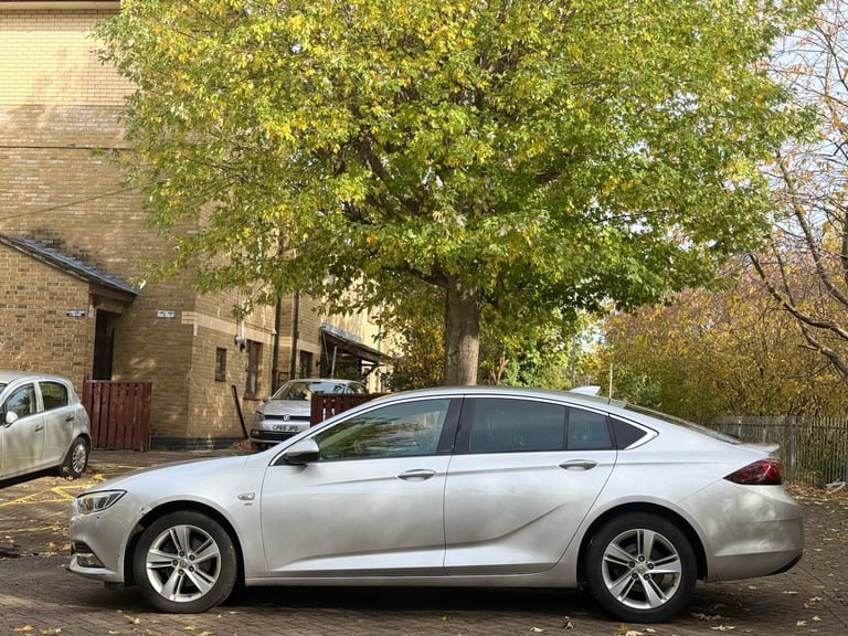 2017 Vauxhall Insignia 1.6 Turbo D ecoTec [136] SRi Nav 5dr HATCHBACK Diesel Manual