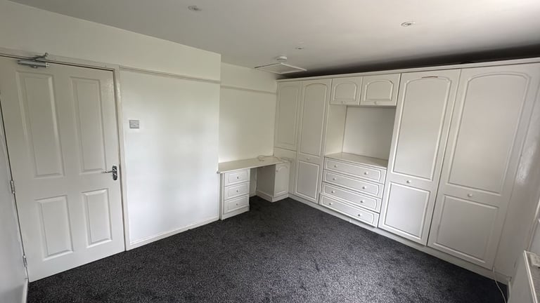 2 bed detached house