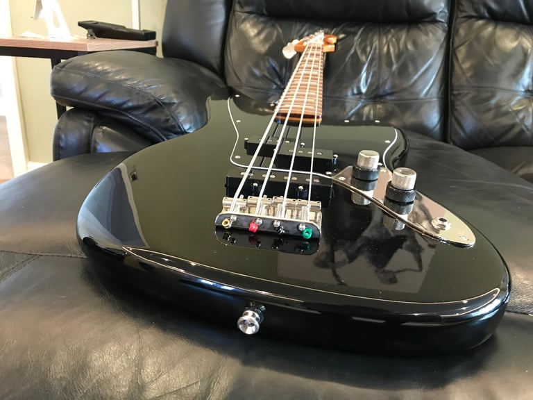 Squier Classic Vibe Jaguar Bass guitar - Black, this thing just oozes cool 😎