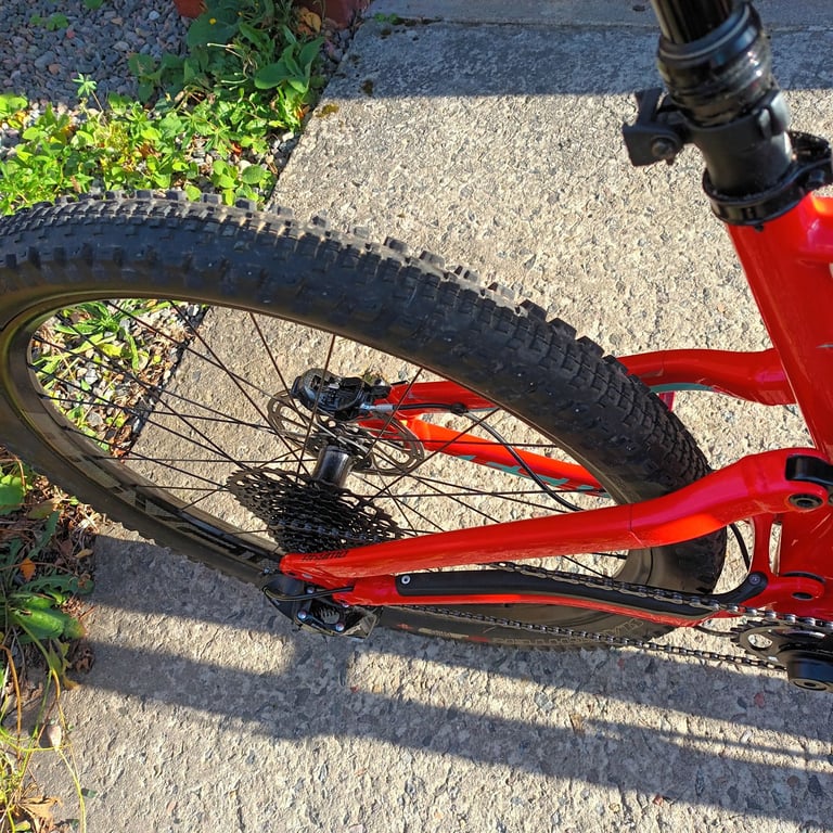 Specialised Rhyme Size Medium ladies Full suspension carbon Mountain  Bike