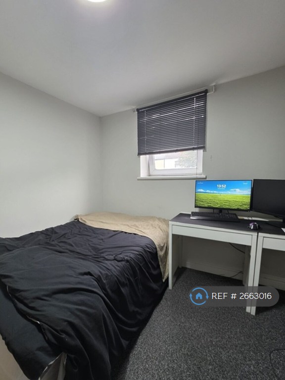 10 bedroom house in Cathays Terrace, Cardiff, CF24 (10 bed) (#2663016)