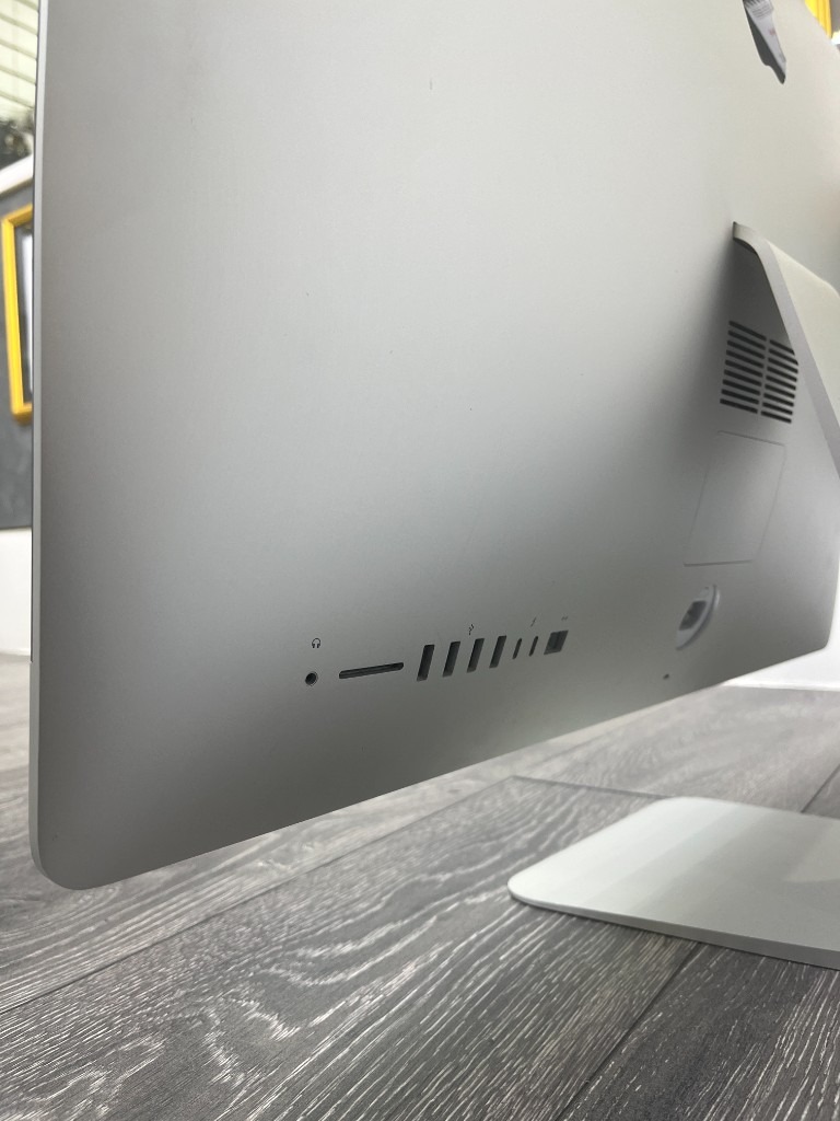 Apple iMac 5k Retina 27 inch | 6 Core i5 3.7GHz 72GB Ram 2TB SSD Logic Waves 14 iZoTope Advance