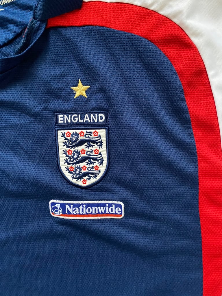 XXL Men’s Vintage Casual England Shirt by Umbro