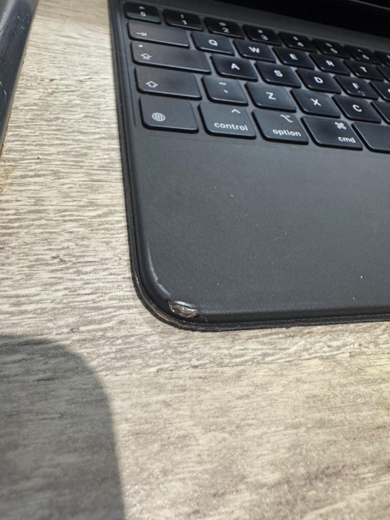 iPad Pro 12.9” 256gb (2021) 5G and WiFi + Magic Keyboard + Apple Pencil