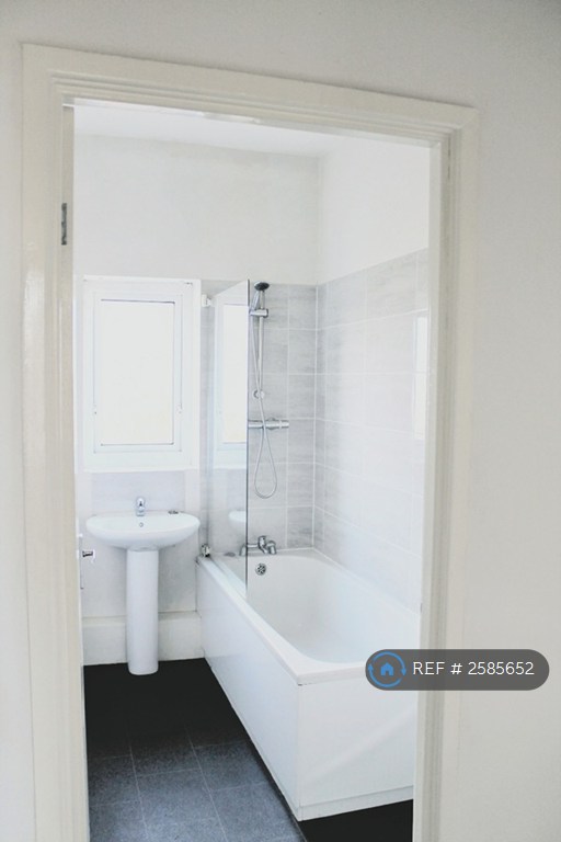 2 bedroom house in Gillett Lane, Rothwell, Leeds, LS26 (2 bed) (#2585652)