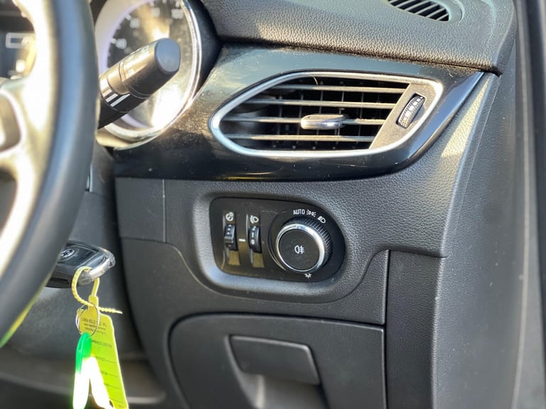 2017 Vauxhall Astra 1.4i Turbo SRi VX Line Euro 6 5dr HATCHBACK Petrol Manual