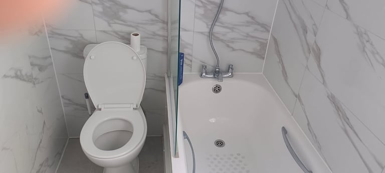 Sharing double bed room flat rent for students 