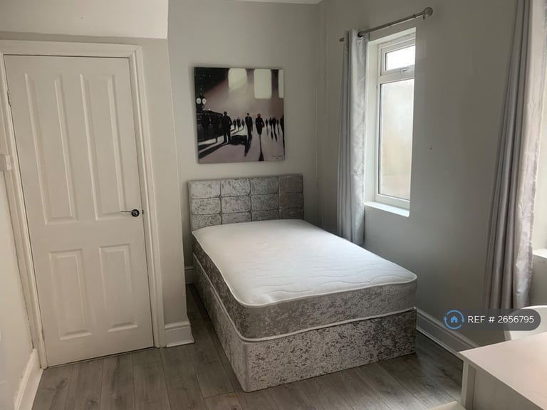 3 bedroom flat in Ashleigh Grove, West Jesmond, Newcastle Upon Tyne, NE2 (3 bed) (#2656795)
