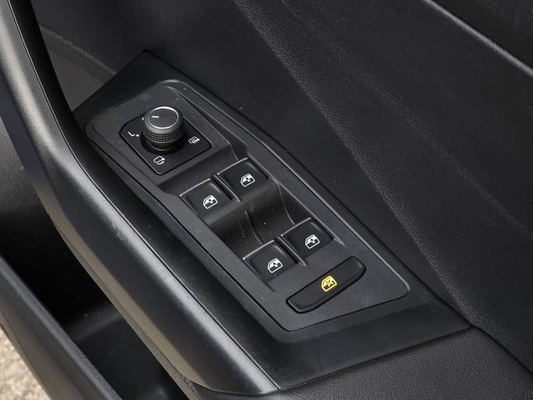 2019 Volkswagen T-Roc 2.0 TSI R SUV 5dr Petrol DSG 4Motion Euro 6 (s/s) (300 ps) HATCHBACK Petrol...