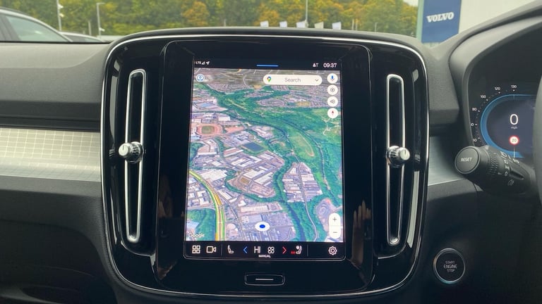 2022 Volvo XC40 2.0 B3 MHEV Plus SUV 5dr Petrol Hybrid DCT Auto Euro 6 (s/s) (163 ps) Petrol/Elec...