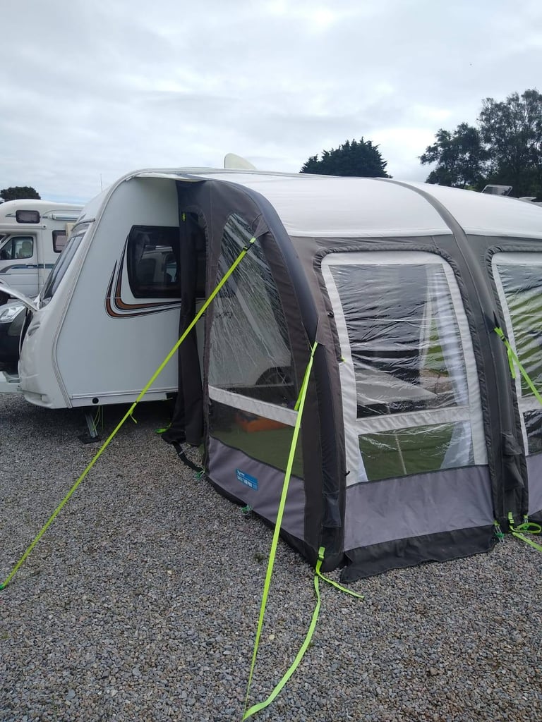 Kampa Rally 260 Airpro inflatable awning.