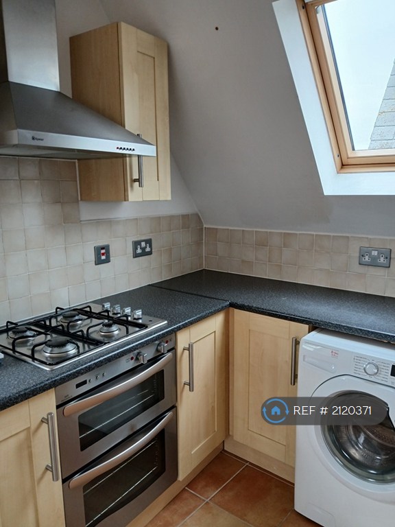 1 bedroom flat in Wessex House, Taunton, TA1 (1 bed) (#2120371)