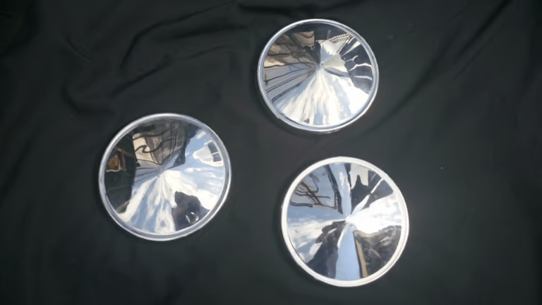 Classic car chrome wheel hubs caps