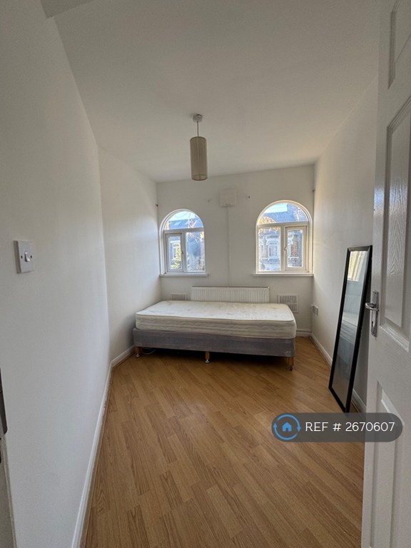 4 bedroom flat in Ranelagh Road, Leytonstone, E11 (4 bed) (#2670607)