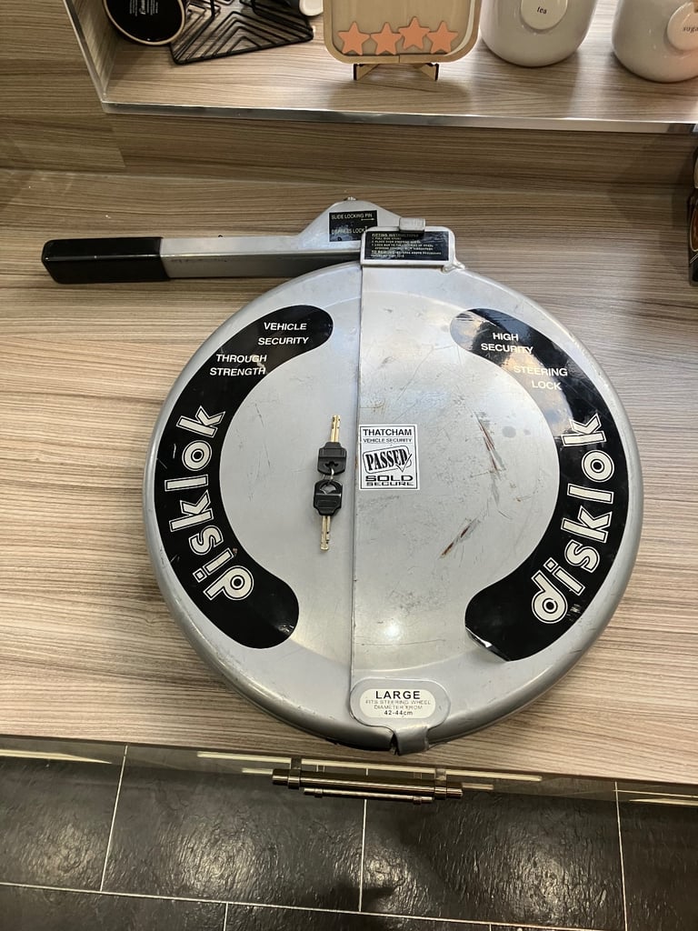 Disklok  Steering Wheel Lock - Large - with 2 x keys
