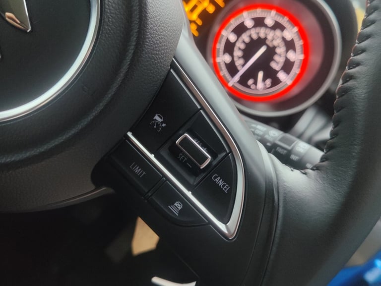 SUZUKI SWIFT; HYBRID; APPLE &amp; ANDROID CAR PLAY; BLUE; ULEZ COMPLIANT;-5 DOOR;