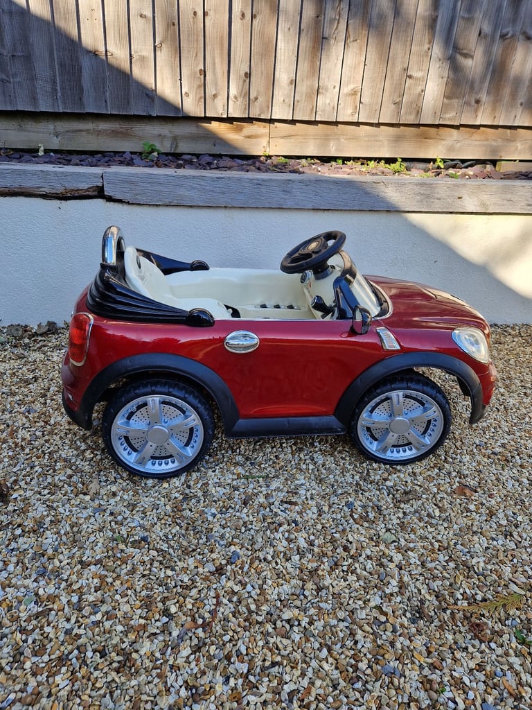 Toy electric car