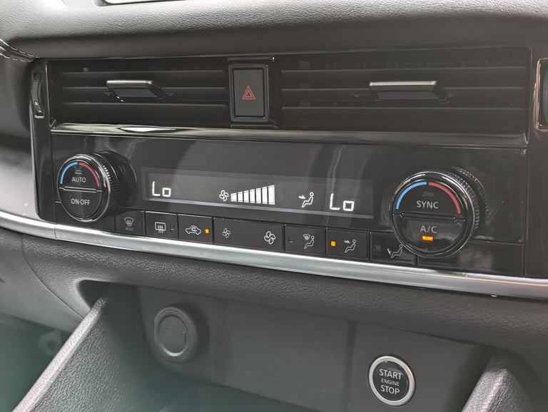 2023 Nissan Qashqai 1.3 DIG-T MHEV Acenta Premium SUV 5dr Petrol Hybrid XTRON Euro 6 (s/s) (158 H...