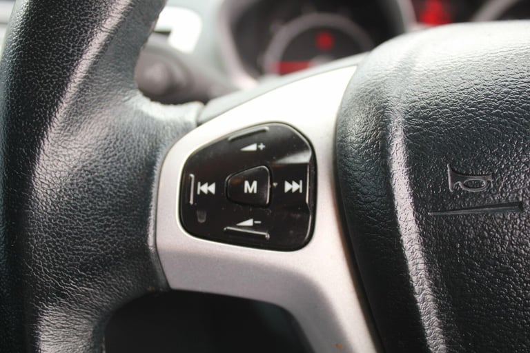 2010 Ford Fiesta 1.6 Titanium 3dr HATCHBACK Petrol Manual